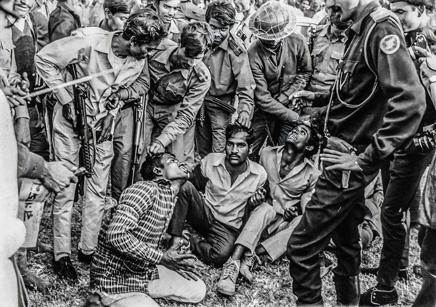 বিদ্রোহ দমন অভিযানে সৈন্য মোতায়েন